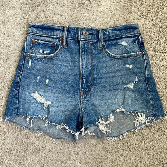 Abercrombie & Fitch Pants - Abercrombie & Fitch High Rise Mom Short Size 25 NWT